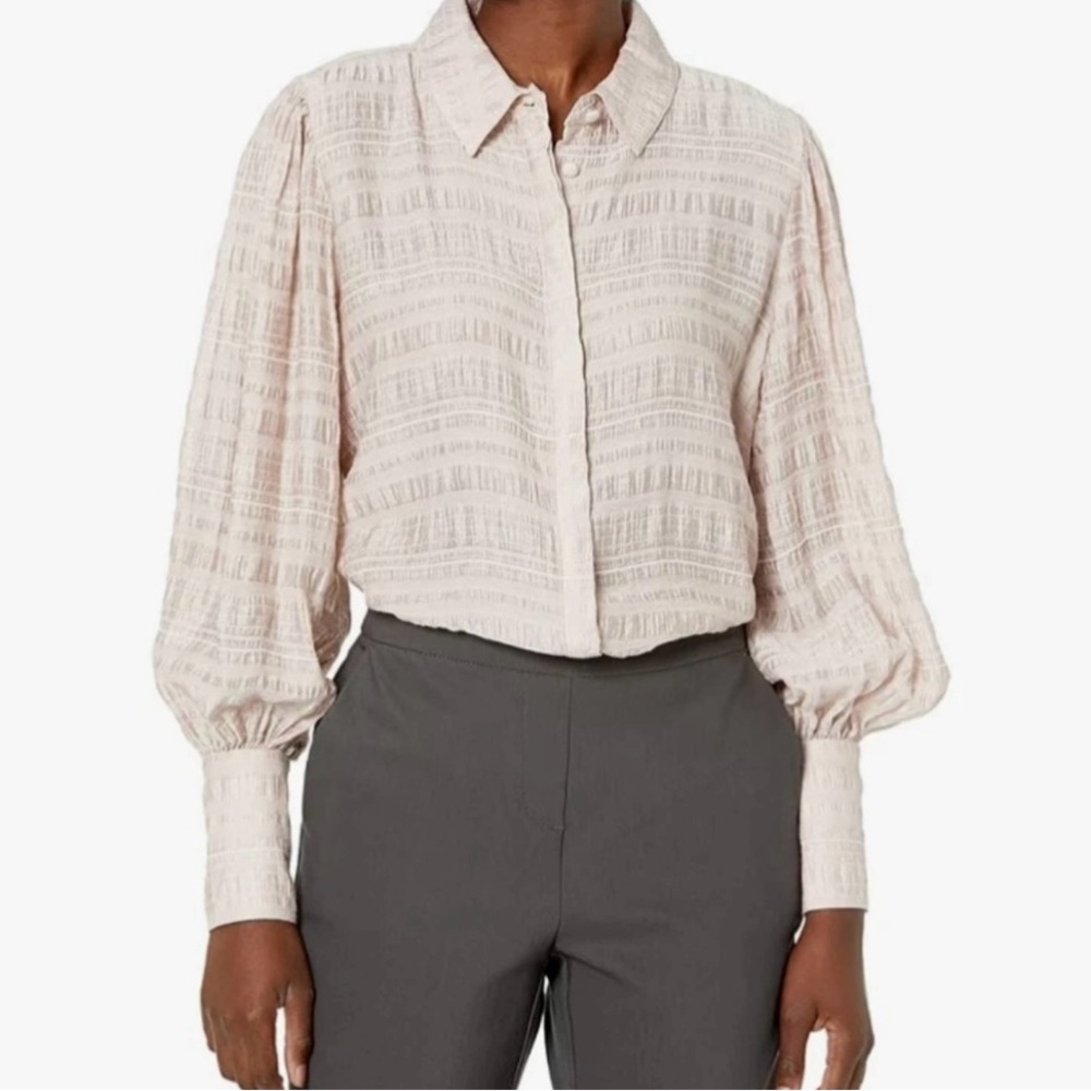 Guess Textured Puff Sleeved Light Pink Button-Down Shirt